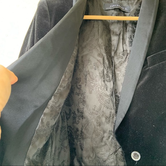 🌟Host Pick🌟Gorgeous velvet blazer from Zara - Picture 5 of 9